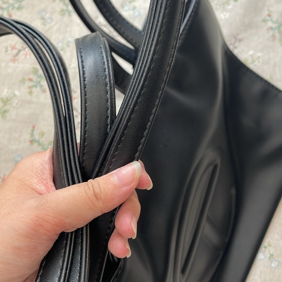 Telfar Medium Classic Black Shoulder Bag - Picture 9 of 10